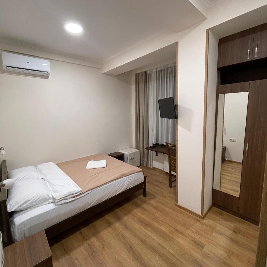 Art Family Hotel Tbilisi Ngoại thất bức ảnh