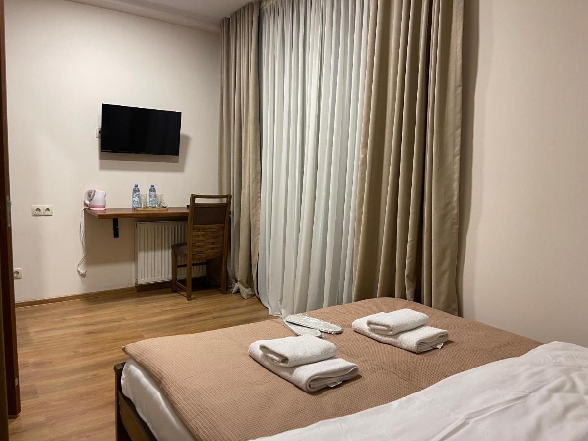 Art Family Hotel Tbilisi Ngoại thất bức ảnh