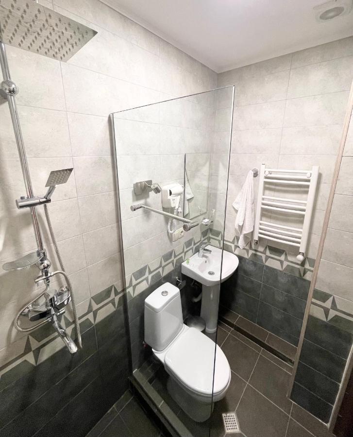 Art Family Hotel Tbilisi Ngoại thất bức ảnh