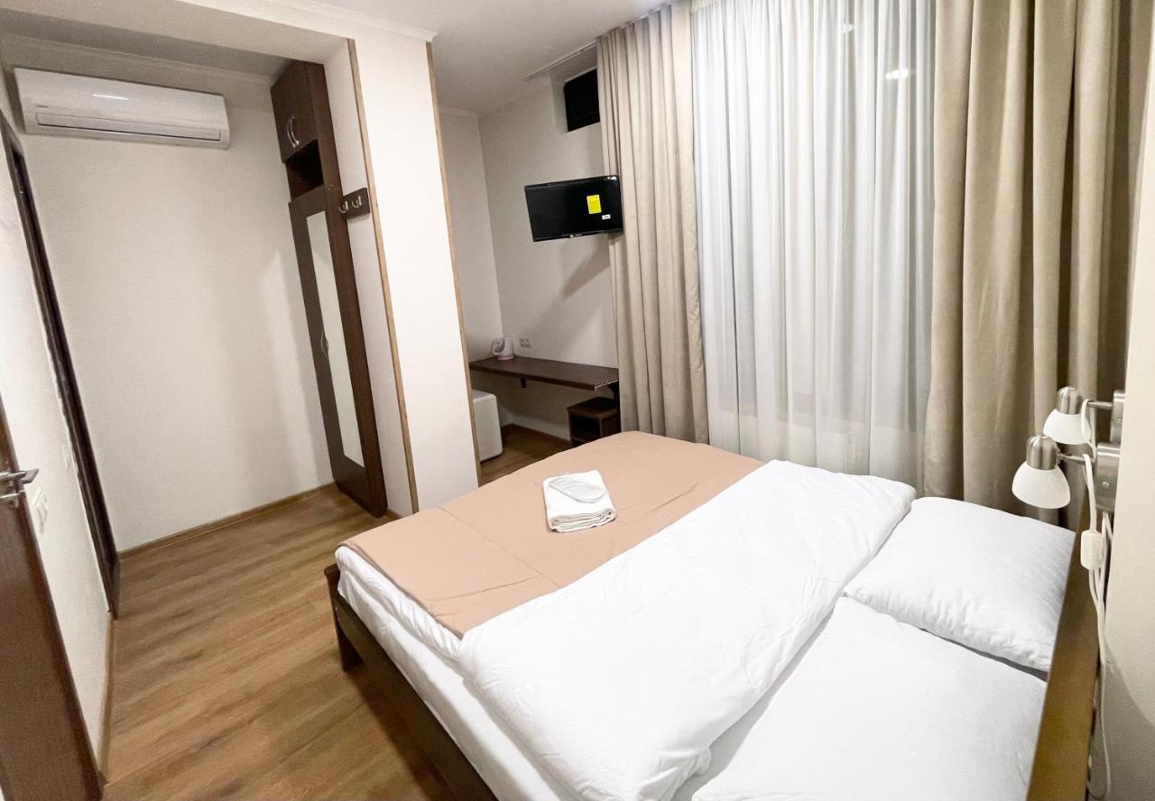 Art Family Hotel Tbilisi Ngoại thất bức ảnh